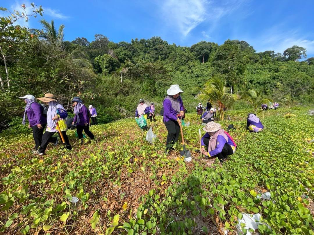 Read more about the article PROGRAM CEPA: PENANAMAN POKOK DAN GOTONG ROYONG BERSAMA WARGA JABATAN PERHUTANAN NEGERI KEDAH